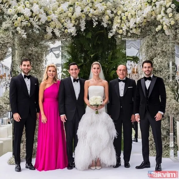 Şeyma Subaşı masanın üstünde dans etti sosyal medya yıkıldı! Hakan Sabancı peşinden koşmuştu Şeyma kızını da aldı gitti - 27