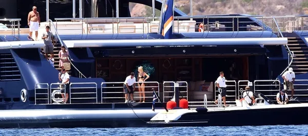 Azeri asıllı milyarder, Marmaris'ten tablo satın aldı-14