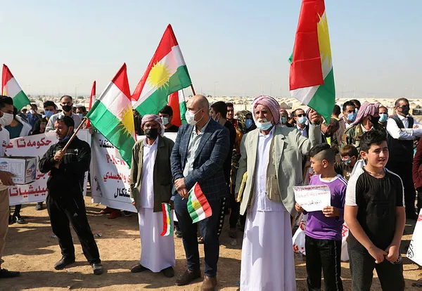 iraktaki-ezidiler-teror-orgutu-pkknin-sincardaki-varligini-protesto-etti-pkk-ve-deasin-hapisanelerindeki-kizlarimiz-ve-ogullarimiz-kurtarilsin-1604852953127.jpg