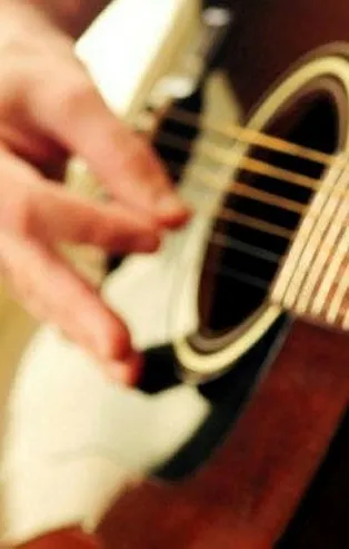 Açık artırmada satılan dünyanın en değerli gitarları...