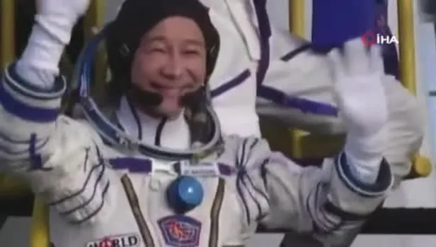 Japon milyarder Maezawa Ay seyahati öncesi prova yaptı: 12 günlük uzay yolculuğunu tamamladı