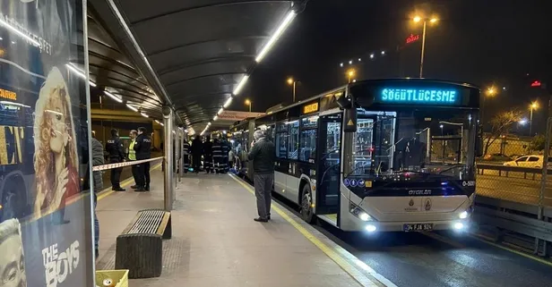 Yola düşen kişi, metrobüsün altında kalarak öldü