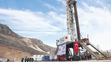 Gabar’dan sonra sıra Van’da: Milli sondaj kuleleri Beşparmak ve Kör Kandil’de petrol için 1850 metreye indi