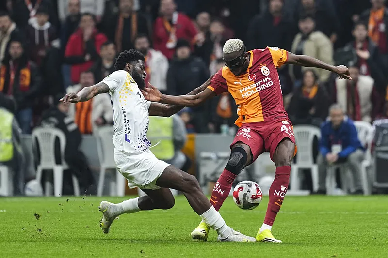 Fenerbahçe'nin eski hocası transferde Galatasaray'ın yıldızını istedi! - 17