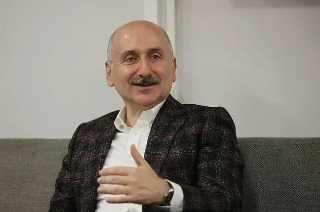 Ulaştırma ve Altyapı Bakanı Adil Karaismailoğlu'dan İstanbul'da toplu ulaşıma zam eleştirisi
