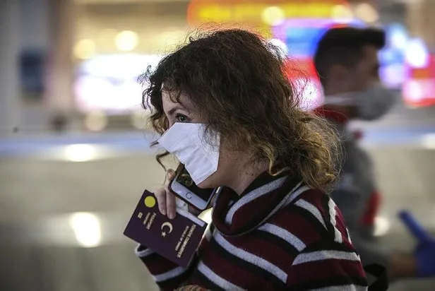 İngiltere'deki Türk vatandaşlarını taşıyan uçak İstanbul'a geldi: Türkiye kadar ciddiye alan yok-4