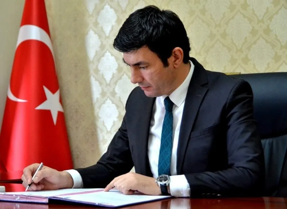 afyonkarahisar-vali-yardimcisi-ihsan-ayranci-silahla-vurulmus-halde-bulunu-1791486609132.jpeg Silahla vurulmuş halde bulunan Afyonkarahisar Vali Yardımcısı İhsan Ayrancı yaşamını yitirdi-2