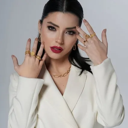 Merve Boluğur’dan dikkat çeken paylaşım! Yılın son hatasını yapmaya gidiyorum