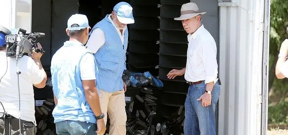 KOLOMBİYA'DA 52 YILLIK SAVAŞ SONA ERDİ
