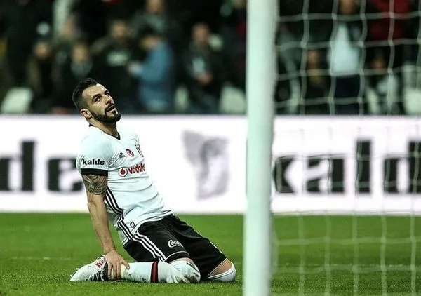Beşiktaş'tan gönderilecek 10 isim belli oldu-6
