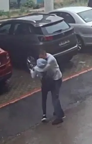 Bursa'da sapık dehşeti kamerada! Yoldan geçen kadınları böyle taciz etti