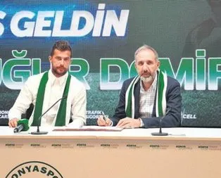 Atiker Konyaspor Uğur’a imza attırdı