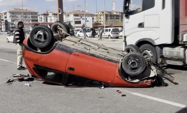 aksarayda-mucize-kurtulus-takla-atan-otomobilden-burnu-bile-kanamadan-cikti-1680357944478.jpeg Aksaray'da mucize kurtuluş! Takla atan otomobilden burnu bile kanamadan çıktı-4
