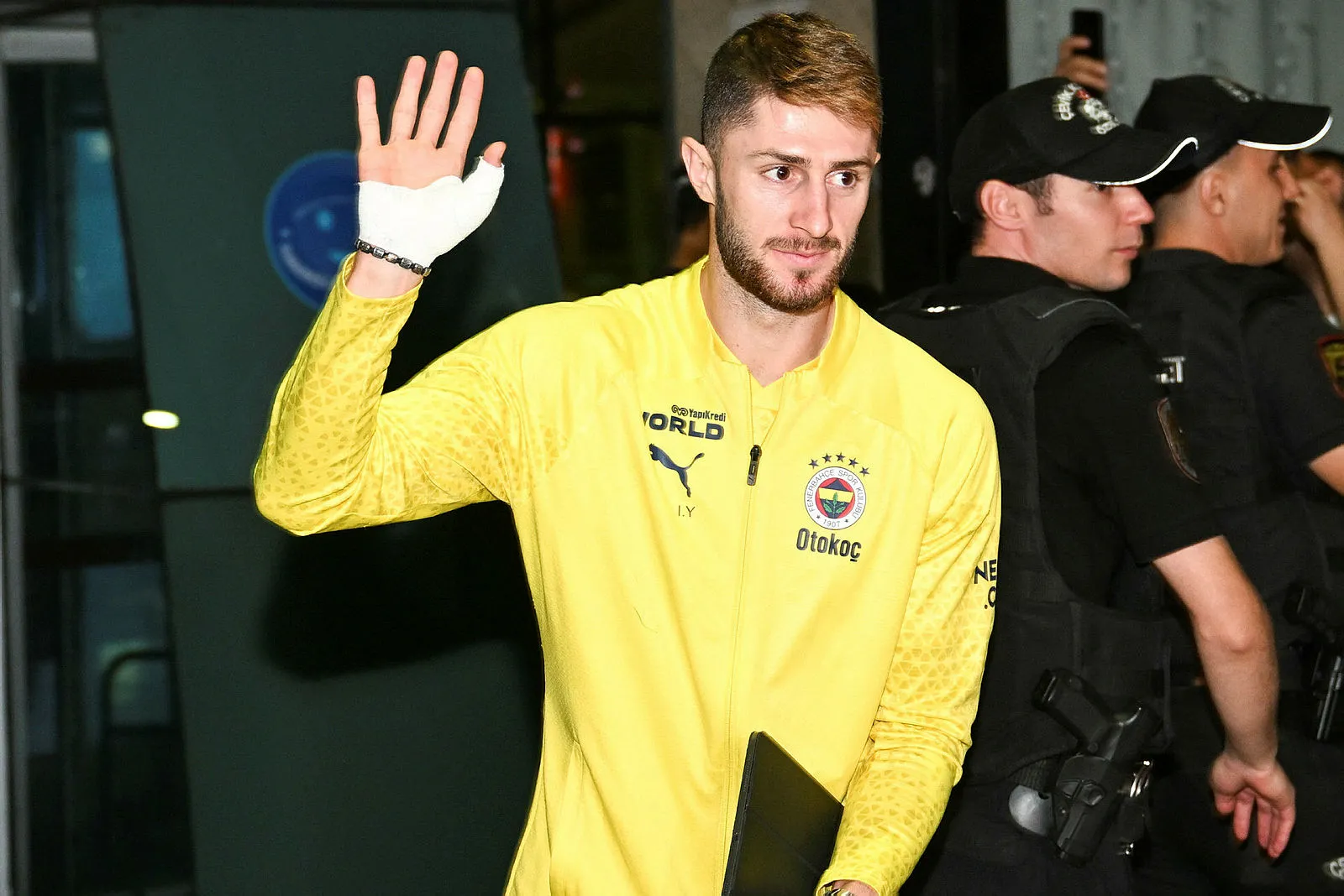 FENERBAHÇE HABERLERİ | İsmail Kartal'dan sürpriz 11 kararı! O isimler kulübede - 17