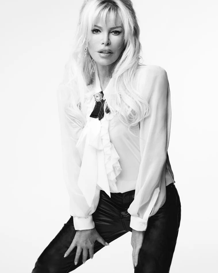 ajda-pekkanin-isiltili-ceketinin-fiyati-ortaya-cikti-normal-degil-1776156792906.jpeg Ajda Pekkan'ın ışıltılı ceketinin fiyatı ortaya çıktı: “Normal değil”-4