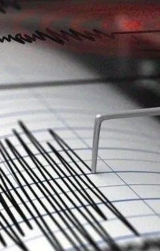 Endonezya'da 6,4 büyüklüğünde deprem! Tsunami alarmı verildi