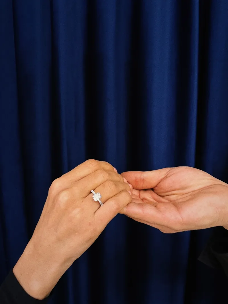 dubaide-romantik-evlenme-teklifi-derya-ulug-evet-dedi-1771747033137.jpg Dubai’de romantik evlenme teklifi: Derya Uluğ “evet” dedi-3