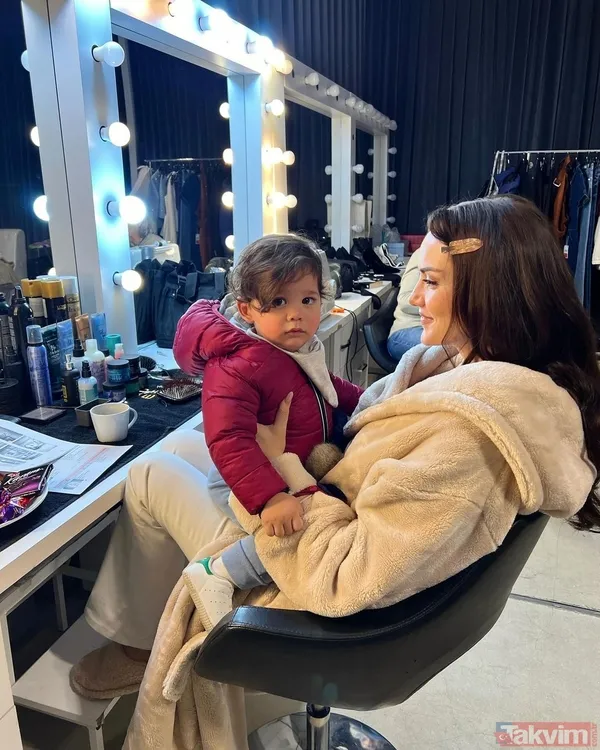 Fahriye Evcen ile Burak Özçivit sarmaş dolaş! 7 yıllık eşler aşka geldi! Sosyal medya yanıp kavruldu! “Bu fotoğrafları çok bekledik” - 24