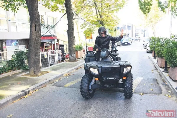 Ünlü sanatçı Emre Altuğ ATV motorla İstanbul sokaklarında gezdi! Görenler şaştı kaldı... - 2