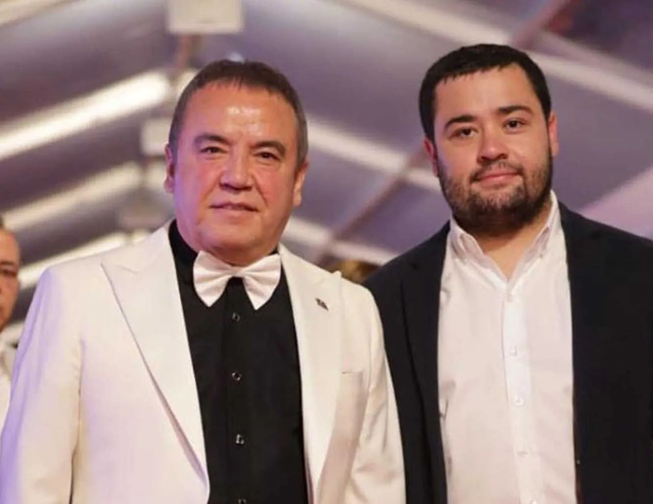 Mustafa Gökhan Böcek’in etkin pişmanlık ifadesi ortaya çıktı: Veli Ağbaba 1 milyon euro istedi, Özgür Özel’in talimatı var dediler