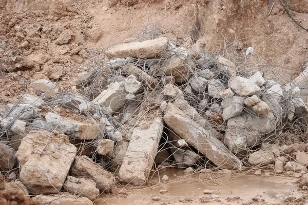 hdplilerin-sozde-faili-mechul-toplu-mezarliginda-kazi-yapiliyor-yalani-hurda-cikarma-isi-cikti-1620584554281.jpg HDP’lilerin sözde "faili meçhul toplu mezarlığında kazı yapılıyor" yalanı, hurda çıkarma işi çıktı-7