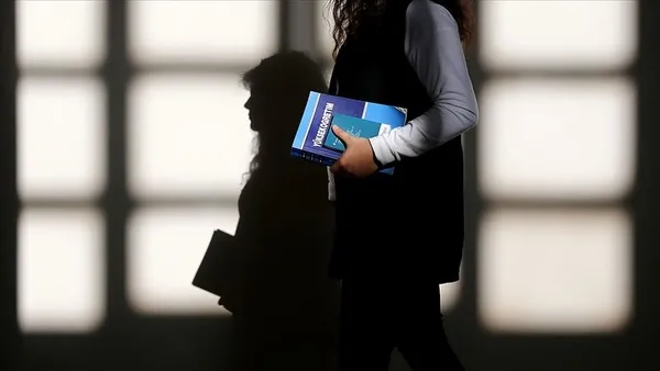 son-dakika-yok-hukuk-fakultelerinde-basari-siralamasini-yukseltti-100-bine-cekildi-1613460447531.jpg SON DAKİKA: YÖK hukuk fakültelerinde başarı sıralamasını yükseltti! 100 bine çekildi-2