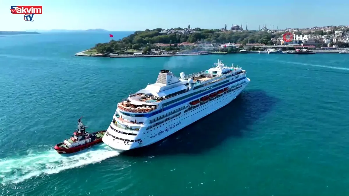 İstanbul’a Rusların dev yolcu gemisi geldi