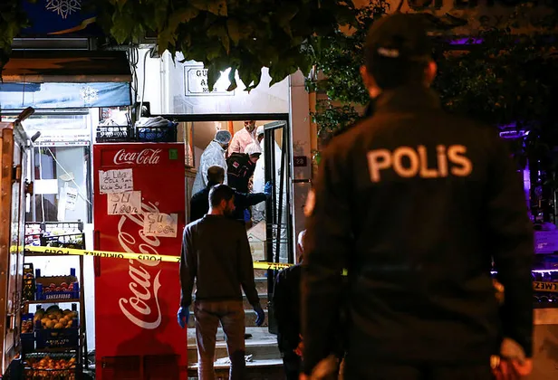Son dakika: Fatih'te vahşet! Bir evde 4 ceset bulundu-3