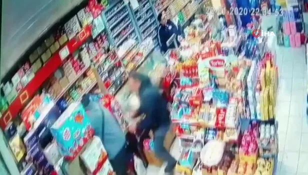 Manisa'daki 5,4'lük deprem anı kamerada | Saniye saniye görüntülendi