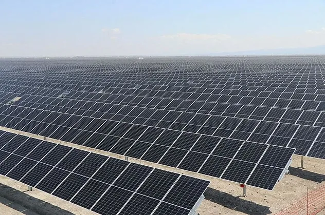 Güneş gibi parlayan enerji yatırımı: "Türkiye'de ve dünyada bir ilk oluyor"