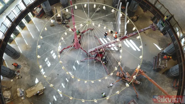 SON DAKİKA: İstanbul Taksim'de yapımı devam eden camide heyecanlandıran anlar! Dev avize ve kapı kasası takıldı! İnce işçiliğe geçildi - 19