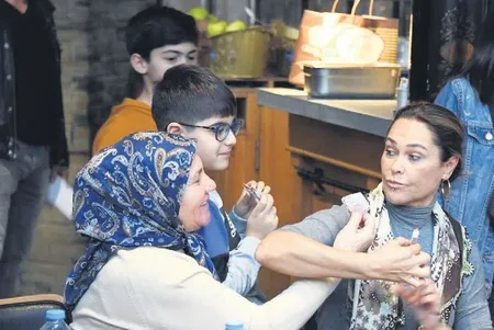 Hülya Avşar’a teniste dişli rakip! 67 yaşındaki Durdu Teyze...