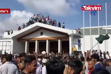 Bangladeş’te protestocular Şeyh Hasina’nın başbakanlık konutunu bastı