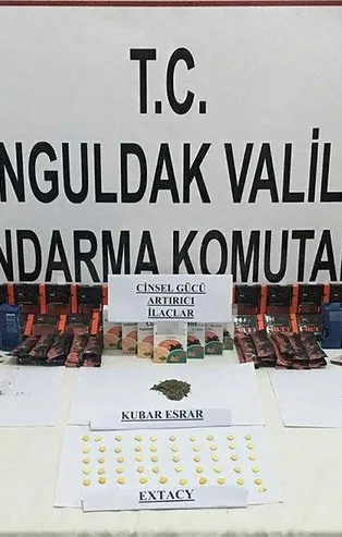 Zonguldak'ta durdurulan bir otomobilden uyuşturucu ve cinsel gücü artırıcı hap çıktı