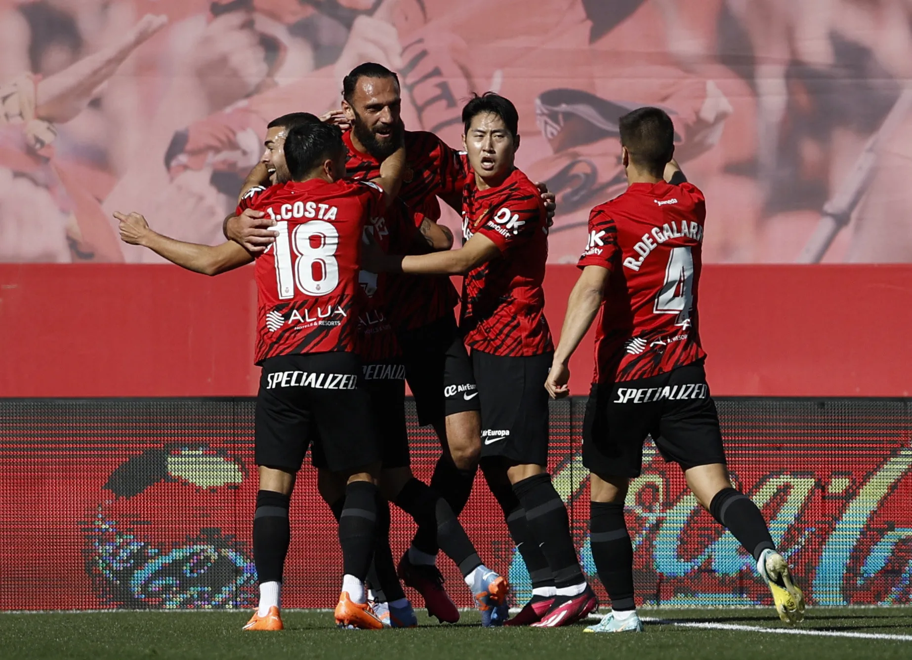 Galatasaray'dan taraftara müjde! 2 transfer kampa yetişiyor - 38