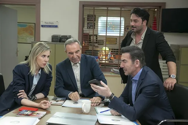 arka-sokaklar-bu-aksam-var-mi-basliyor-mu-arka-sokaklar-yeni-sezon-yeni-bolum-bugun-mu-14-ekim-2022-cuma-kanal-1665757374276.jpg Arka Sokaklar bu akşam var mı, başlıyor mu? Arka Sokaklar yeni sezon yeni bölüm bugün mü? 14 Ekim 2022 CUMA Kanal D YAYIN AKIŞI!-2