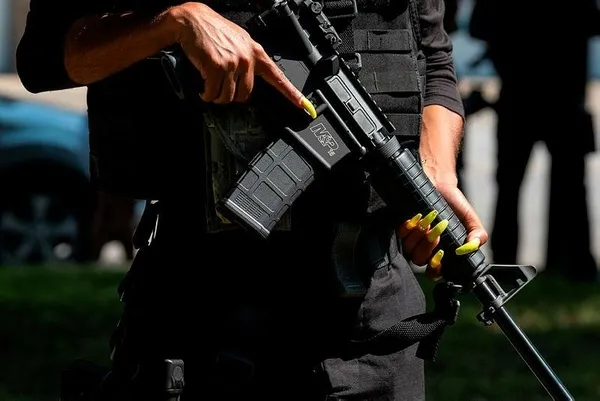 ABD'de durum kötüye gidiyor! Eylemciler şimdi de silahlandılar-6