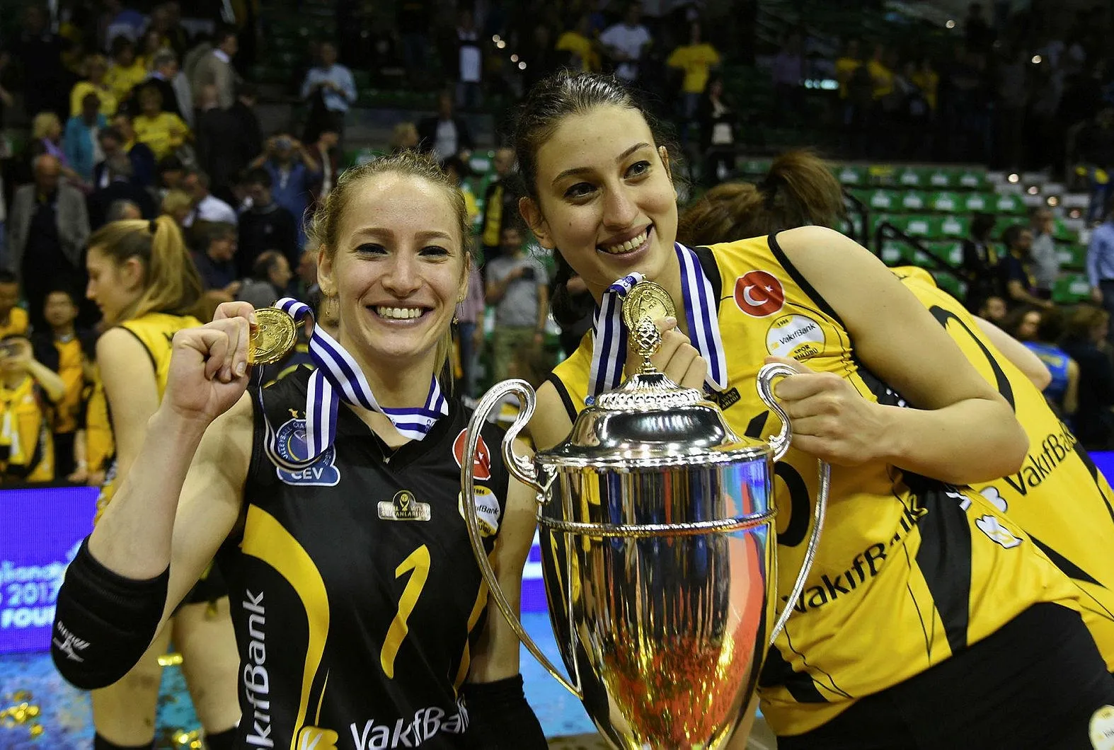 VakıfBank’ta Kübra Akman ile yollar ayrıldı