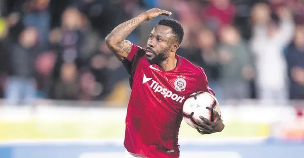 Guelor Kanga’ya yaş manipülasyonu nedeniyle soruşturma! Annesi öldükten 4 yıl sonra doğurdu