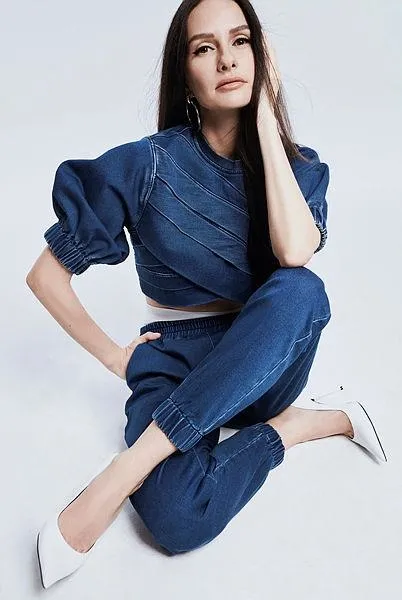 yasemin-ozilhan-paraya-para-demiyor-reklam-isbirlikleriyle-bu-ay-iki-markadan-aldigi-ucret-dudak-ucuklatti-1648406732766.jpeg Yasemin Özilhan paraya para demiyor! Reklam işbirlikleriyle bu ay iki markadan aldığı ücret dudak uçuklattı-7