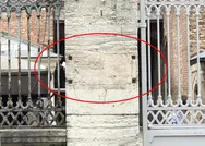 Ayasofyada dikkat çeken kare! O tabela yerinden söküldü