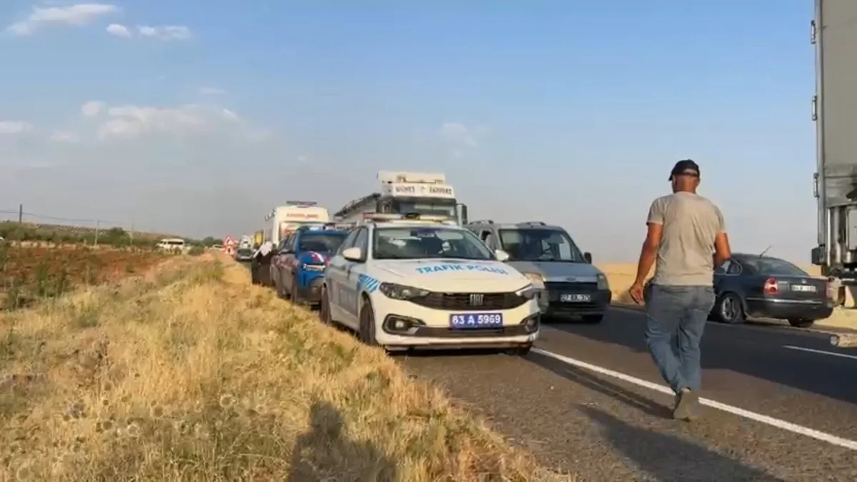 1783182837423.jpeg Şanlıurfa'da işçi kazası! Minibüs şarampole yuvarlandı: 22 kişi yaralandı-3