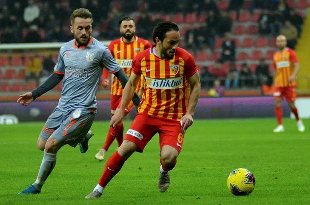 Başakşehir'den kritik 3 puan! Kayserispor 1-4 Başakşehir (MAÇ SONUCU)