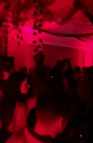 feryal-gulman-ve-kemal-gulmanin-oglu-aslan-gulmandan-skandal-cadilar-bayrami-icin-koronavirus-partisi-1604334078459.jpeg Feryal Gülman ve Kemal Gülman'ın oğlu Aslan Gülman’dan skandal! “Cadılar Bayramı” için koronavirüs partisi...-4