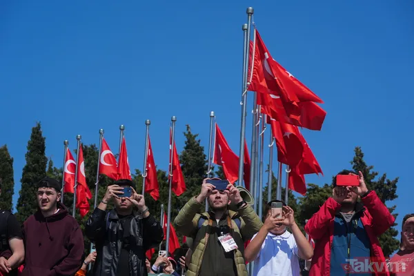 SOLOTÜRK Çanakkale Şehitler Abidesi semalarında göz doldurdu! İşte gösteri uçuşundan kareler… - 25