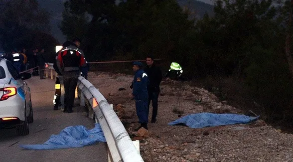 Antalya'da motosikletli genç feci şekilde can verdi-1