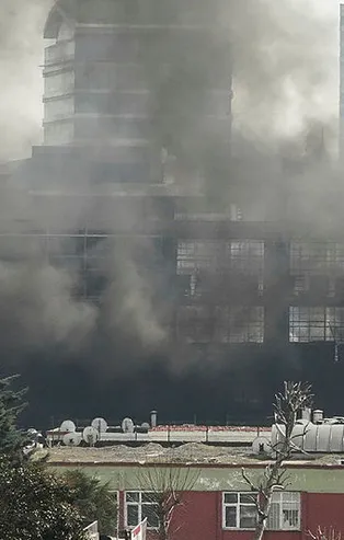 İstanbul ikitelli'de inşaat halindeki binada yangın!