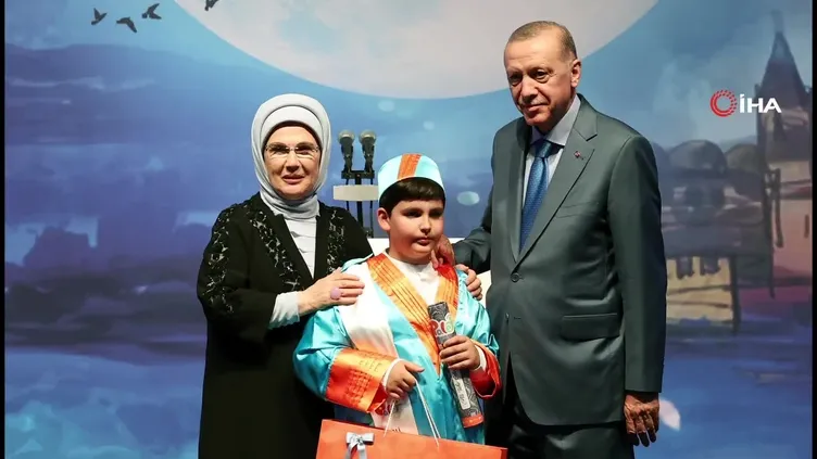 Başkan Erdoğan torununun mezuniyet törenine katıldı!