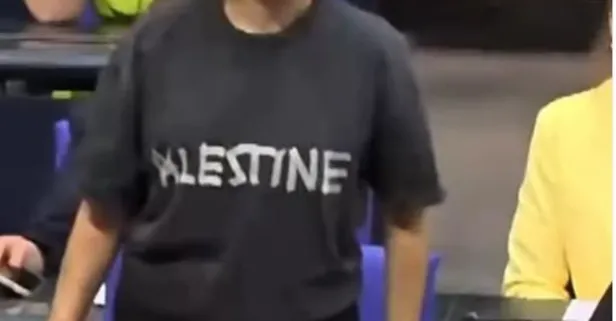 Almanya’da skandal! Filistin tişörtü giyen milletvekilini meclisten kovdular