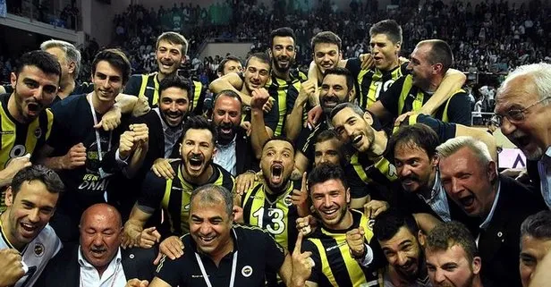 Voleybol Efeler Ligi’nde Arkas’ı yenen Fenerbahçe şampiyon!